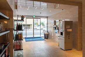 Universal Bay Condominium