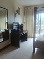 Shumuk Hotel and Apartments