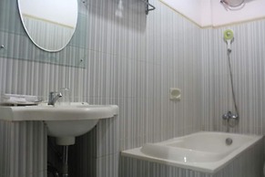 Anggraeni Hotel Ketanggungan