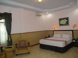 Anggraeni Hotel Ketanggungan