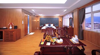 Sandals Hoàng Yến Hotel