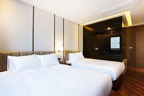 Brown Dot Busan Station Sky Garden