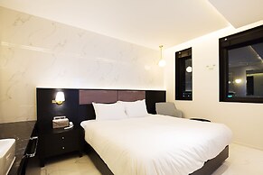 Brown Dot Busan Station Sky Garden