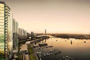 Melbourne Docklands Concavo Seaview Apartment