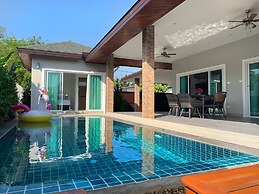 Private Villa with Pool near Laguna