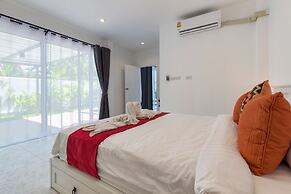 Private Villa with Pool near Laguna