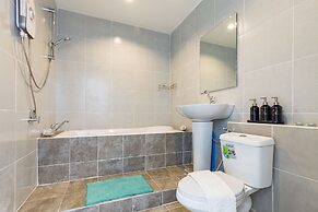 Private Villa with Pool near Laguna