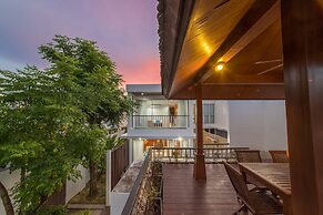 Private Villa with Pool near Laguna