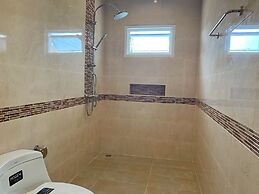 Private Villa with Pool near Laguna