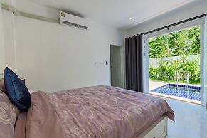 Private Villa with Pool near Laguna