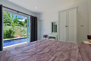 Private Villa with Pool near Laguna