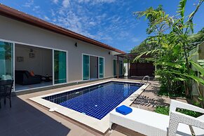 Private Villa with Pool near Laguna