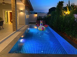 Private Villa with Pool near Laguna