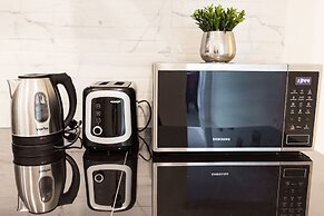 Private Villa with Pool near Laguna