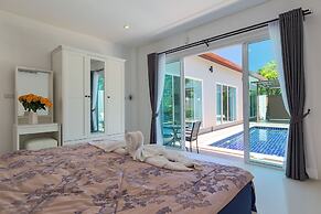 Private Villa with Pool near Laguna