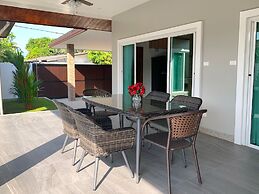 Private Villa with Pool near Laguna