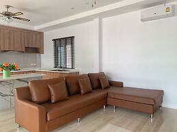 Private Villa with Pool near Laguna