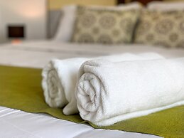 Private Villa with Pool near Laguna