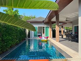 Private Villa with Pool near Laguna