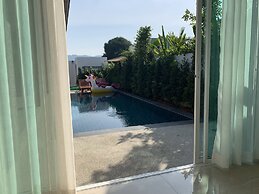 Private Villa with Pool near Laguna