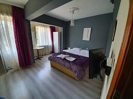 Karya Hotel