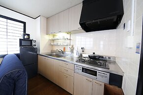 Guest House Liz Nakazaki-cho