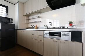 Guest House Liz Nakazaki-cho