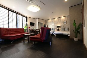 Guest House Liz Nakazaki-cho