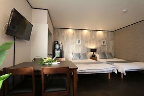 Guest House Liz Nakazaki-cho