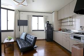 Guest House Liz Nakazaki-cho