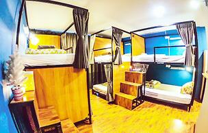 ZZZ Hostel - Don Mueang Airport