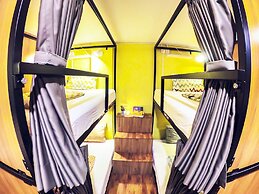 ZZZ Hostel - Don Mueang Airport