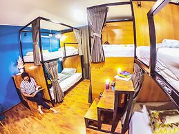 ZZZ Hostel - Don Mueang Airport