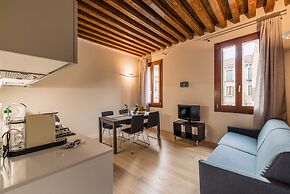 Charming Palace Corte Del Teatro