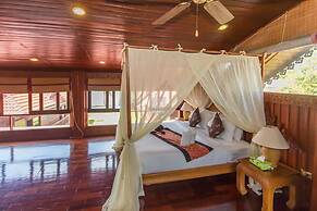 5BR Beachfront Villa Bangrak