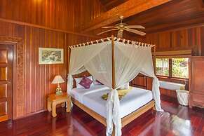 5BR Beachfront Villa Bangrak