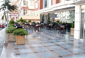 Rhiss Hotel Bostanci