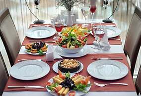 Rhiss Hotel Bostanci