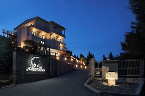 Mirabilia Boutique Hotel