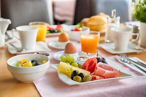 Home Hotel