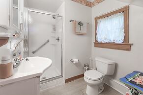 Antoinette's Apartments & Suites