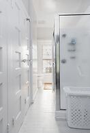 Antoinette's Apartments & Suites