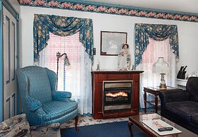 Antoinette's Apartments & Suites