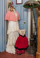 Antoinette's Apartments & Suites