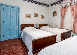 Antoinette's Apartments & Suites