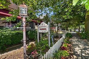 Antoinette's Apartments & Suites