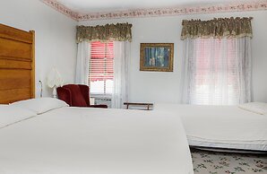 Antoinette's Apartments & Suites