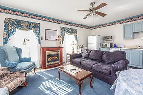 Antoinette's Apartments & Suites