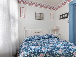 Antoinette's Apartments & Suites