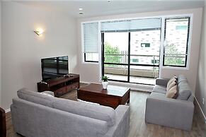 Stylish Apartment near Entertainment District